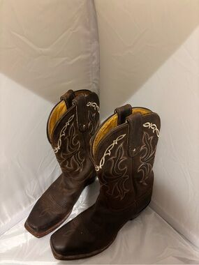 Women Tony Lama boots. Size 7.5B